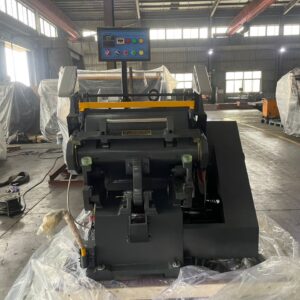 Corte e Vinco chinesa 750x520 Lubrificação automática, mesa de aço inox e sensor infra vermelho.  ✅Maquina nova  ✅Disponível na segunda quinzena de março.