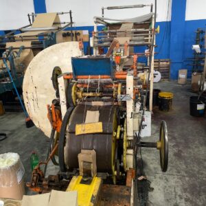 Maquina de papel matadora mt1  2 cores  Faz de 1/4 a 7 1/2 kg  Acompanha modulo 10 e engrenagem de corte 15 / 17 / 21