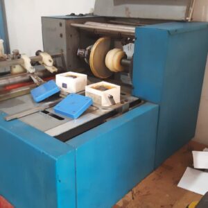 Numeradora marca RIFANI, formato 8, serrilha e numera em uma única passagem.  Acompanha 3 numeradores.