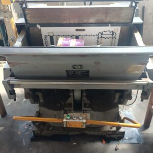 CORTE E VINCO MANUAL MARCA GUANGYA Modelo: ML 1200 Formato max. 82X120 cm  Ano: 2011