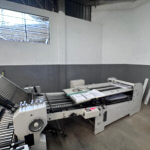 Dobradeira BaunFolder/Sthall 🇺🇸 ano 2004 c 78 cm folha inteira com 3 estágios mais esteira de saída , faz 32 páginas.  ✅Maquina completa com todos os pertences e acessórios.