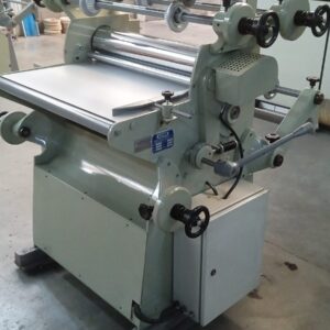 Laminadora e plastificadora ASMR 80cm ano 2007  ✅Acompanha um suporte com disco para picote.  ✅Máquina totalmente restaurada na fábrica da Uberaba.  🛑Disponível para venda em Sorocaba na fábrica da Uberaba.