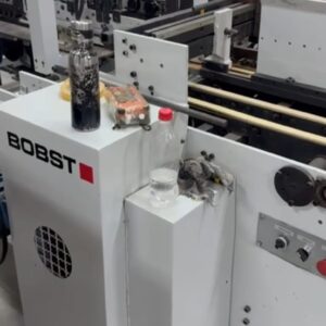 Cartucheira Bobst Dominó 110cm ano 1990  3 pontos de cola, sendo que da para colocar + 1 ponto de cola.  Toda reformada Trocado todos os rolamentos Trocadas todas as correias Elétrica e eletrônica moderna - inversores e corrente alternada Contador bobst original Máquina opera com controle remoto.  Garantia total de 1 ano.