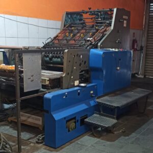 Corte vinco automática com hotstamp Formato 820x560mm