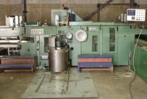 Armadora de Capa Dura marca Kolbus modelo: DA 230 Ano 1992 Formato máx.380x660 Formato mín.130x210 velocidade até 4.200 capas/hora Toda automática.  🛑PREÇO DE OPORTUNIDADE!