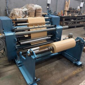 Rebobinadeira E Cortadeira Marca TMR Modelo Mirage 1.000 Diâmetro de entrada 1.000 mm Diâmetro de saída 500 mm Sistema de corte Lâmina- Gilette Largura útil 1.000 mm Soprador de Refile Alinhador de borda Freio pneumático Fricção Pneumática Eixos de saída Pneumáticos