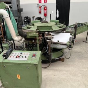 Coladeira de Capas Muller Martini Pony - Lombada quadrada - 5 gavetas de alimentação e capeiro automático com vinco. Coleiro proncipal e lateral para cola hot-melt. Produtividade média 2000/h