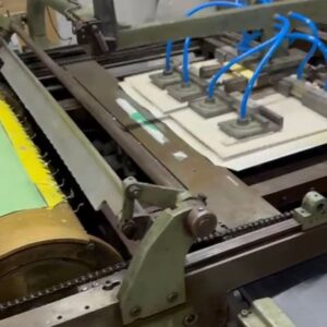 Máquina montadora de Capa dura