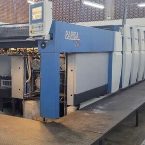 KBA RAPIDA 75-6+L ALV Ano: 2009  Console ErgoTronic com tela sensível ao toque TFT Unidade de amortecimento de acionamento diferencial Troca semiautomática de chapas Mesa de alimentação por correia de sucçãoAntiestática no alimentador Apoios laterais pneumáticos Detector ultrassônico Technotrans Alfa C Technotrans Alcocontrol Spray de pó Grafix Digital 3000 Unidade Lithocoat de revestimento Harris e Bruno Unidade de secagem Grafix IR/TL na entrega CIP3