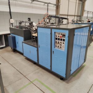 Máquina para fabricar copos de papel  Está com molde de 500ml, mas dar para mandar fazer os moldes de outros tamanhos.  ✅produção é em torno de 1500/1800 unds hora