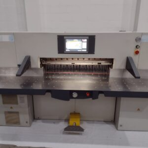 GUILHOTINA WOHLENBERG  >> 115 mm largura da Boca de corte >> Faca reserva >> Mesa metálica estendida >> Mesa do esquadro inteira >> Fotocélula de segurança >> Colchão de ar >> Ano 2006 >> Programa de controle do esquadro, novo e ultra moderno >> Precisão de 100% no corte >> Máquina com tecnologia hidráulica e mecânica Alemã de alta potência na pressão e no corte  EQUIPAMENTO EM BOAS CONDIÇÕES DE USO, DISPONÍVEL PARA TESTES.