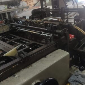 Coladeira automática de capa dura.  Formato máximo 320x550 Formato mínimo 20x140