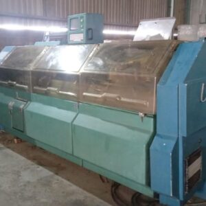 Máquina de costura automática