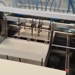 Armadora de Capa Dura Zhengrun ,importada nova pela Apolo ,ano 2011 . Equipamento trabalhando em gráfica onde poderá ser testado.