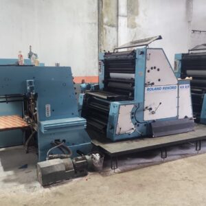 Roland Rekord >> 4 cores de impressão >> Formato máximo 102x72 cm >> Formato Mínimo de impressão 33,5x68 cm >> Ano de Fabricação 1984 >> Espessura máxima do papel 0,8 mm >> Velocidade Máxima 12 mil folhas/hora