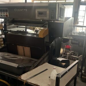 Corte e vinco com hotstamp Guangya 92x64 ano 2010