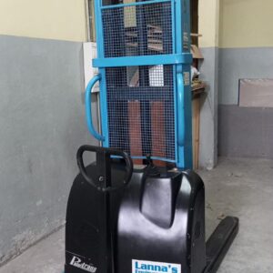 Empilhadeira elétrica 1000 quilos. ( pouco uso )