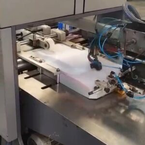 Armadora de Capa Dura Zhengrun ,importada nova pela Apolo ,ano 2011 . Equipamento trabalhando em gráfica onde poderá ser testado.