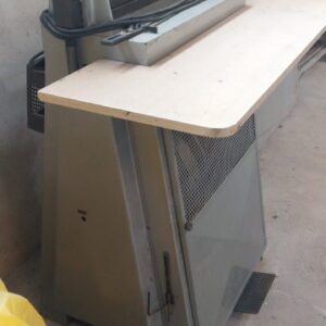 PERFURAMAX 50 SEMI NOVA Área de trabalho: 50X16 cm Extensão de perfuração: 50cm Capacidade de perfuração: 30 folhas 75g/m² furos redondos Ajuste de margem: 2 a 8 mm Alimentação: 220v Motor:1 CV Hz: 60Hz Consumo: 1,04 Kw/h Dimensões: 107x63x114 cm (CxLxA) Peso: 230 Kg