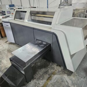 Heidelberg Eurobind 600 (Ano 2008) – Ficha Técnica  🔧 Dados Gerais • Fabricante: Heidelberg ￼ • Modelo: Eurobind 600 ￼ • Tipo de máquina: Encadernadora / Perfect Binder (coladeira de lombada quadrada) ￼ • Ano de fabricação: 2008 ￼ • Número de pinças: 1 (single-clamp) ￼ • Velocidade máxima: ±600 ciclos / hora ￼