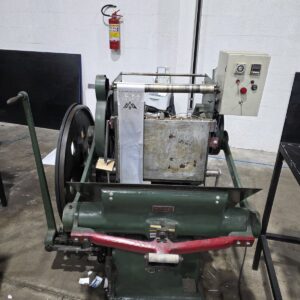 Corte vinco Catu com hotstamp  F2 germânico 74x52 tamanho da folha Área de gravação 36x52