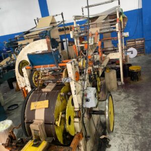 Maquina matadora mt1  2 cores  Medidas de papel pra fabricar sacos MT1 Largura máxima do tubo 25cm Largura mínima do tubo 5cm Comprimento máximo do corte 44cm Comprimento mínimo do corte 10cm Largura máxima da bobina de papel 60cm