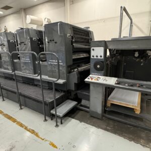 IMPRESSORA OFF-SET HEIDELBERG SM - SM 102– 4 CORES COM REVERSÃO 2X2* - Número de série: 535647 - Ano: 1994 - Impressão: 4 cores - Reversão: 2x2 - Tiragem: 348 MM - Formato: 72 x 104 cm - Velocidade máxima sem reversão: 13.000 fls/hr - Velocidade máxima com reversão: 12.000 fls/hr - Troca de chapas : semi automática - Sistema de molha Alcolor - Controle remoto dos tinteiros e registros - CPtronic : Controle eletrônico de funções - Preset : Pré ajuste de formatos - Lavadores automáticos de rolaria e blanqueta - Pulverizador Grafix - Refrigeração Technotrans - Ferramentas e manuais
