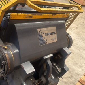 Corte e vinco Furnax Suprema ano 2010, Formato 51x72, Equipada painel de comando, NR 12. Região Sul do país.