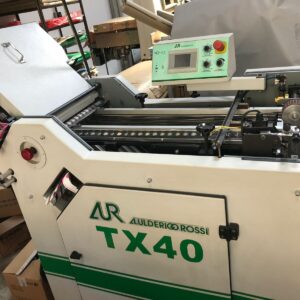 Dobradeira 2013 tx40 - 6 bolsas (1 bolsa precisa reparo na correia ) Máquina seminova.