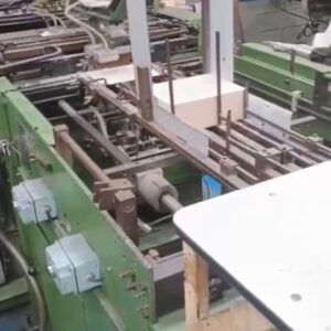 Máquina de Armar Capa Dura Marca: KOLBUS Modelo, DA 36. Ano de fabricação 1985 Formato Máximo: 405X660mm. Formato Minimo: 110X155mm.