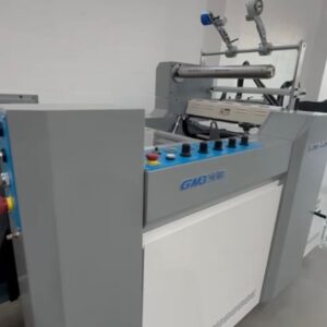 Laminadora Automática GMB SADF-540  ▪️Máquina NOVA  * Fabricante: GMB * ⁠Origem: China * ⁠Modelo: SADF-540 * ⁠Formato máximo: 540x780mm * ⁠Formato mínimo: 210x240mm * ⁠Gramatura: 105-500g/m2 * ⁠Velocidade: 0-40 m/min