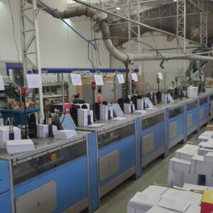 Encadernadora ACORO Lombada quadrada 5 MIL/ HORA  14 de alceamento 21 bolsas de cola Hot melt Pur 2 coleiros reformados Esteiras Caracol Rejeitador por peso Trilateral Stacker.