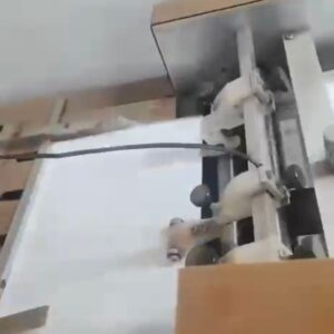 Numeradora marca RIFANI, formato 8, serrilha e numera em uma única passagem.