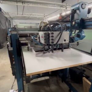 Calandra automática formato 102 x 72 para aplicar verniz UV ou Blister