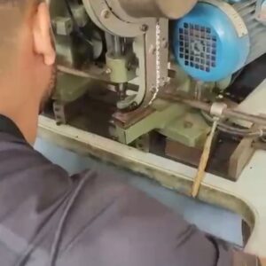 Aplicadora de ilhós dois cabeçotes n 51