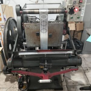 Corte vinco com hotstamp