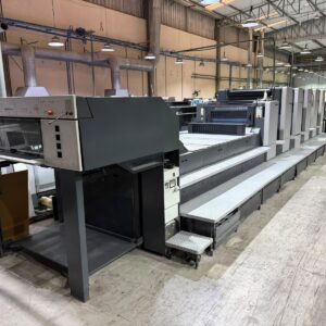 Heidelberg CD102-5L Ano 2001, formato 720 x 1020 mm CP2000 Sistema de molhagem Alcolor Saída contínua (Non-stop) Technotrans Beta C Controle de temperatura da tinta Transferência de folhas por sistema Venturi Preset (pré-ajuste) AutoPlate Controle eletrônico de registro lateral Detecção de folha dupla Placas de aço na entrada e na saída Detecção ultrassônica de folha dupla Secador IR Heidelberg Unidade de verniz em linha Heidelberg Intercomunicador Aplicador de pó Grafix Exatronic Todos os manuais do proprietário.