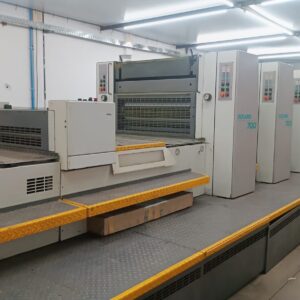 Roland Modelo 700 5 CORES + VERNIZ Ano de Fabricação: 1994 Formato Máximo: 740x1040 mm. Formato Mínimo: 340x480 mm. RCI Lavagem de Rolo e Blanqueta automática. Alimentador Non-Stop. Velocidade Máxima: 15.000 f/h. Refrigeração. MAQUINA REVISADA