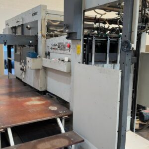 Corte vinco BOBST SP102E ano 1980 elevada com acessórios do destaque. Disponível para teste e pronta entrega.