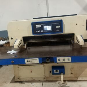Guilhotina 120cm de boca Marca Guarani SMC Programação eletrônica de cortes Colchão de ar Foto célula Hidráulica