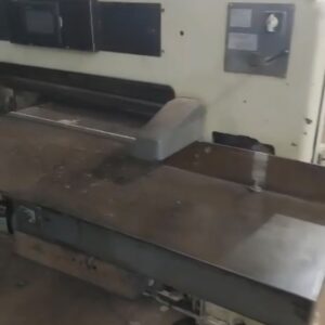 Guilhotina POLAR 115 completa com programação e também com colchão de ar está máquina está funcionando perfeitamente tudo