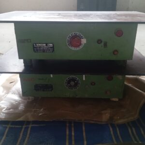 Mesa vibradora para papeis  Máquina em perfeito estado de funcionamento.