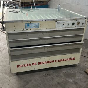 Estufa de secagem e gravação de telas serigráficas.  Máquina em perfeito estado de funcionamento, com borrachas novas.