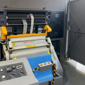 Corte e vinco Manual MasterCut. Modelo : 750H (HOTSTAMP) Maquina nova
