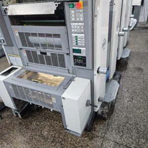 Ryobi 524 GE Ano 2012 Completa 13mi impressões Papel Max: 520x370 mm Chapa: 510x400x0,20mm Mancha máxima: 505x350mm Espessura máxima de Papel: 0,5 mm Velocidade: 13mil/hora Ótimo estado e disponível para testes.