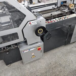 Dobradeira Titan 490B, ano 2006, 3 estagiários.