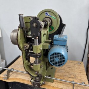 Máquina para aplicar Ilhos N 51